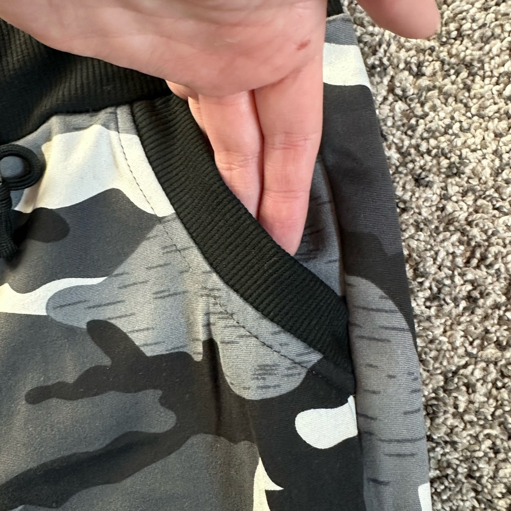 Camo print pants - Picture 3 of 4